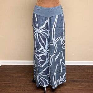 Women's Wide Leg Pants in Blue and White